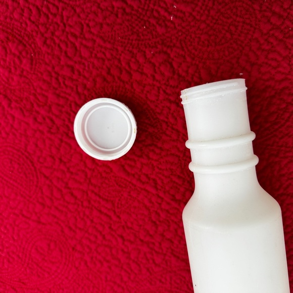 Tupperware - Picture 2 of 3